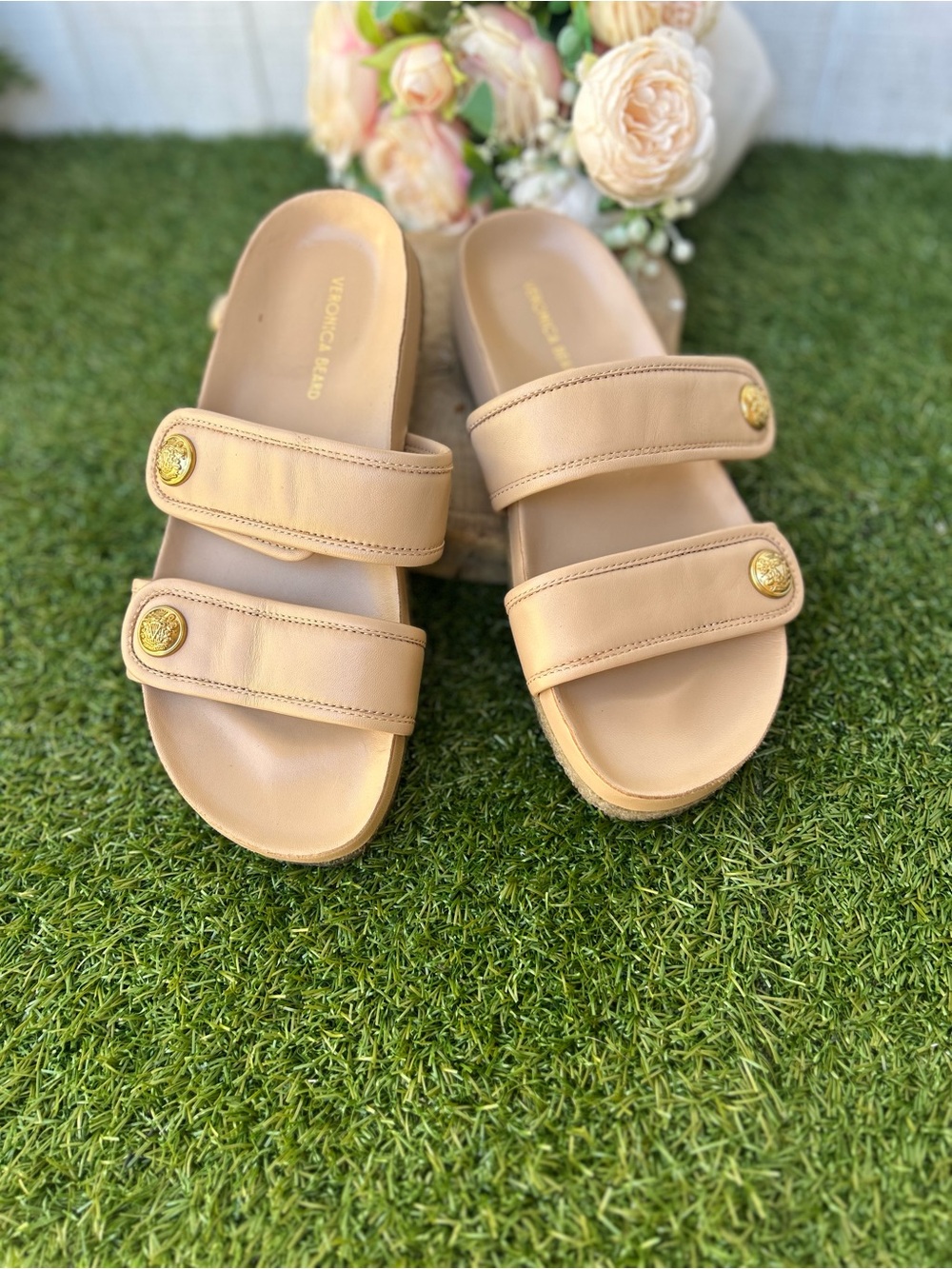 Veronica Beard PERCEY LEATHER beige 
SLIP ON SANDAL SHOES SzUS  7 gently 
$295
